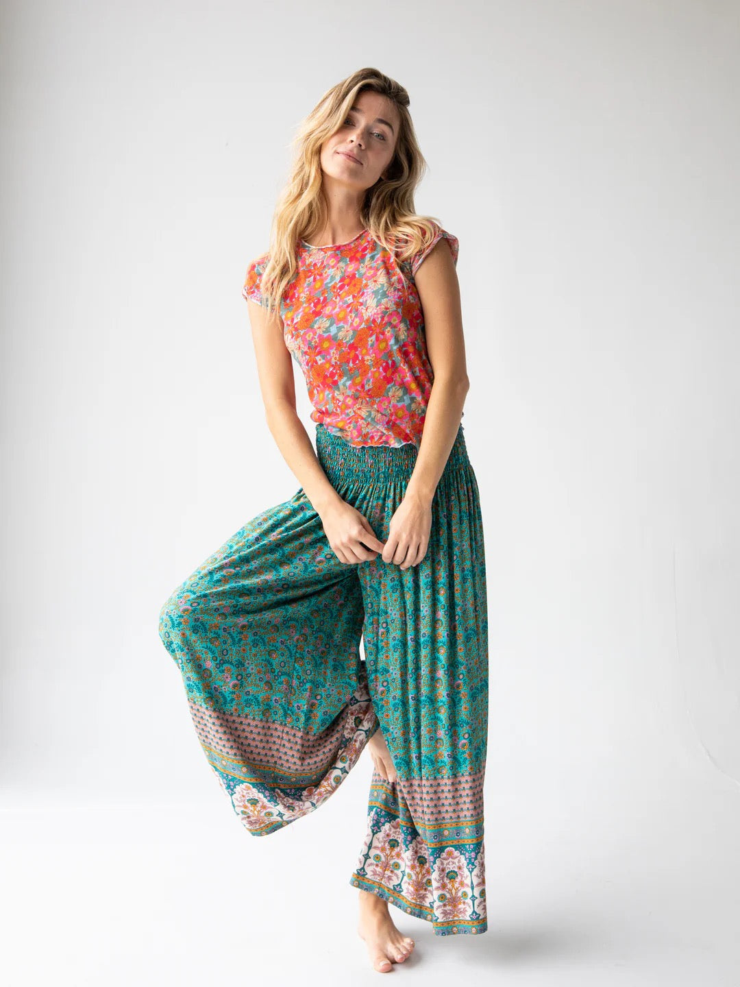 Lily Cotton Tee – Roots and Ramble Boutique