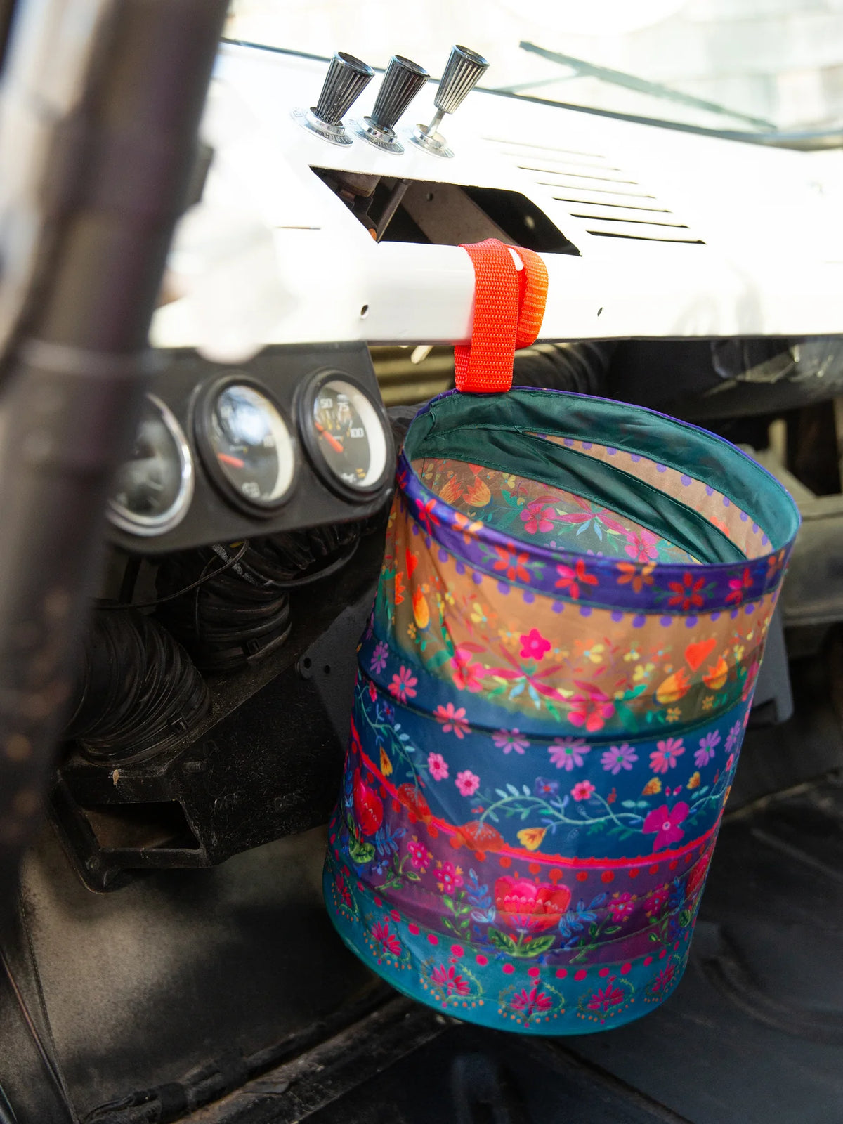 SMALL GARBAGE CAN HANGING IN A VEHICLE  WITH MULTI COLORS
