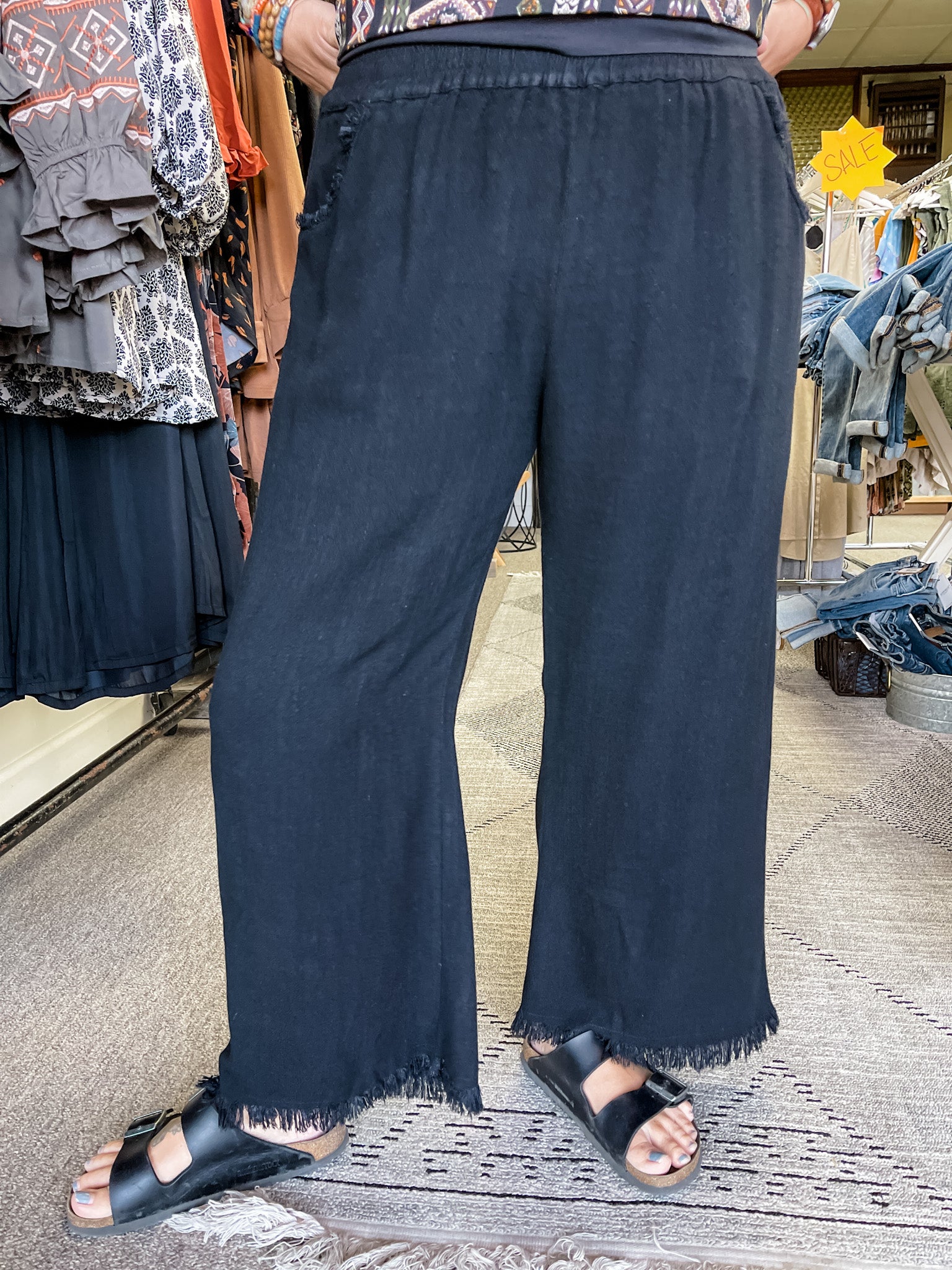 On the Fray Pants - Black