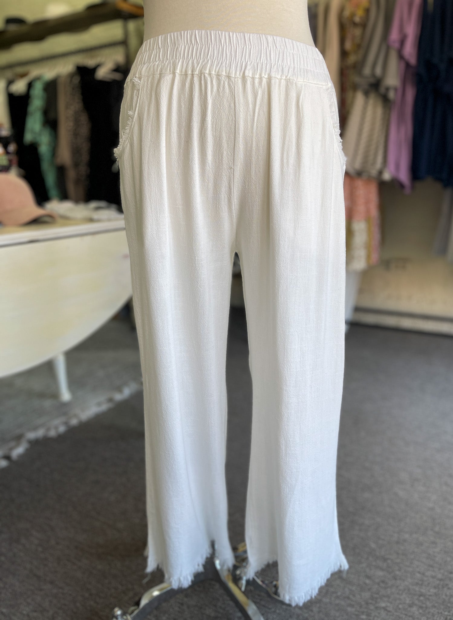 On the Fray Pants - White
